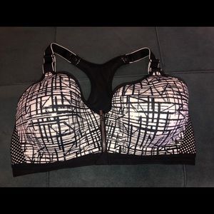 Maidenform front zip sports bra